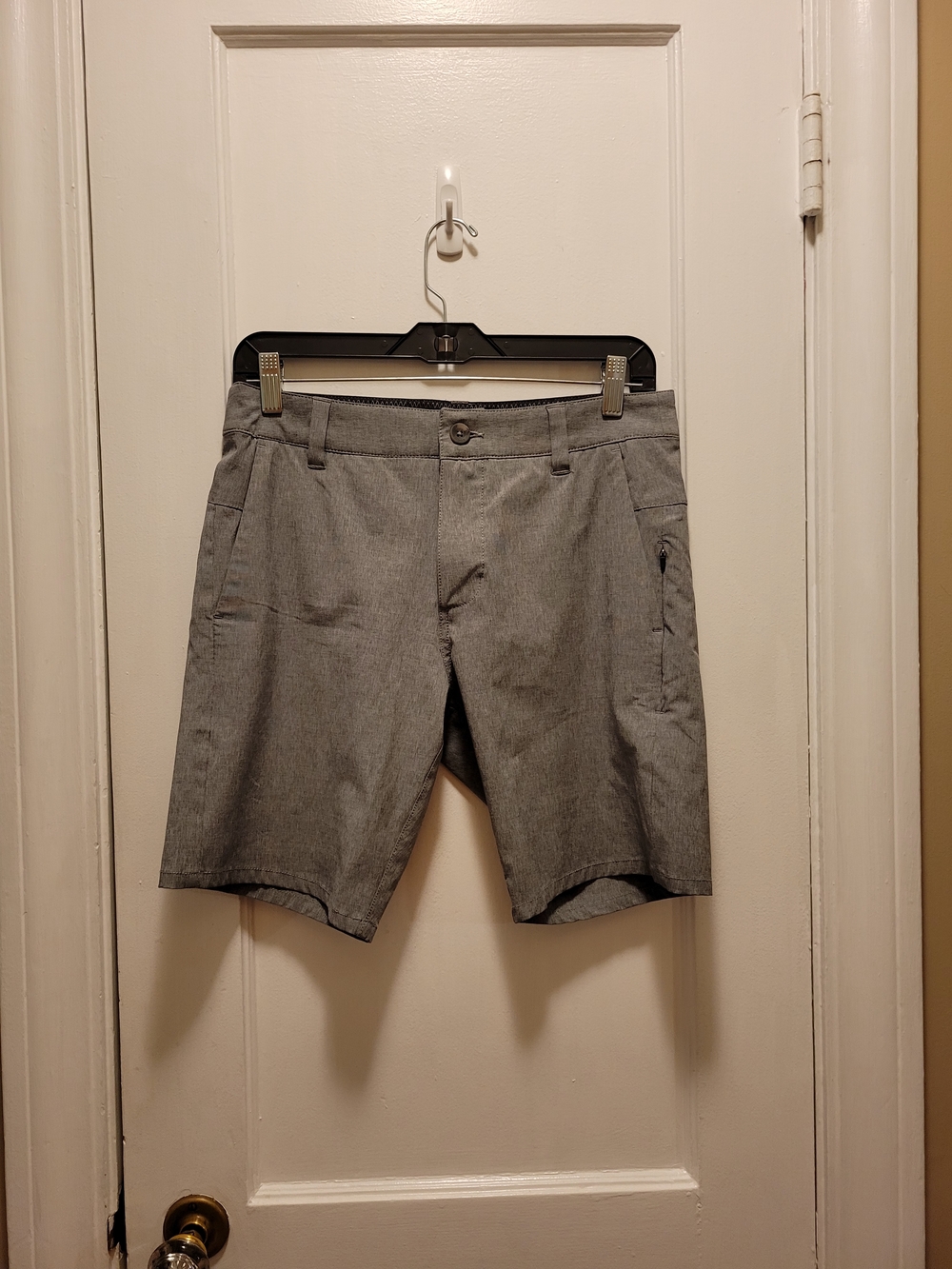 Vuori Men's Gray Shorts Size 28